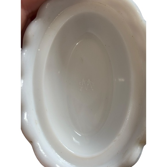 Vintage Small Westmoreland Milk Glass Hen on Nest - Picture 7 of 10